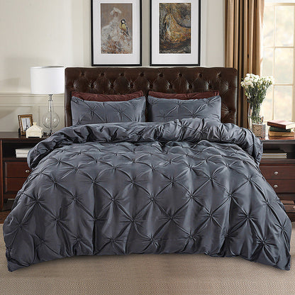 🛏️ MOST 50% KEDVEZMÉNY! 🌿 3 részes, redős hajtogatású paplanhuzat-szett – Elegáns redők, puha anyag és teljes szett – Tökéletes választás egy kifinomult hálószoba átalakításához ✨