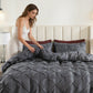 🛏️ MOST 50% KEDVEZMÉNY! 🌿 3 részes, redős hajtogatású paplanhuzat-szett – Elegáns redők, puha anyag és teljes szett – Tökéletes választás egy kifinomult hálószoba átalakításához ✨