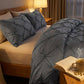 🛏️ MOST 50% KEDVEZMÉNY! 🌿 3 részes, redős hajtogatású paplanhuzat-szett – Elegáns redők, puha anyag és teljes szett – Tökéletes választás egy kifinomult hálószoba átalakításához ✨